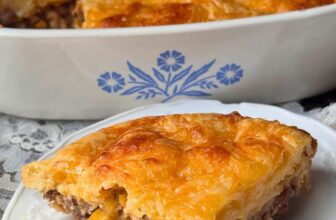 Unimaginable Chili Pie (Simple Bisquick Recipe fro...